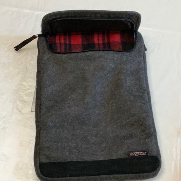 Jansport 15” 2.0 DIGITAL SLEEVE - Grey/Tartan Plaid - Picture 2 of 7